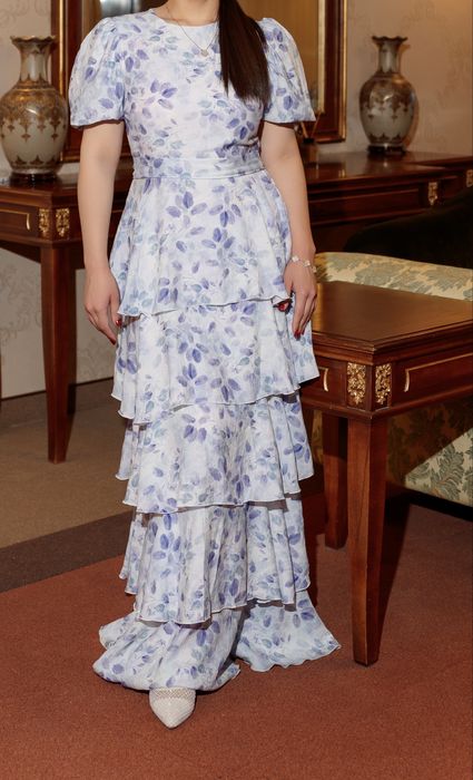 Көйлек сатылады.