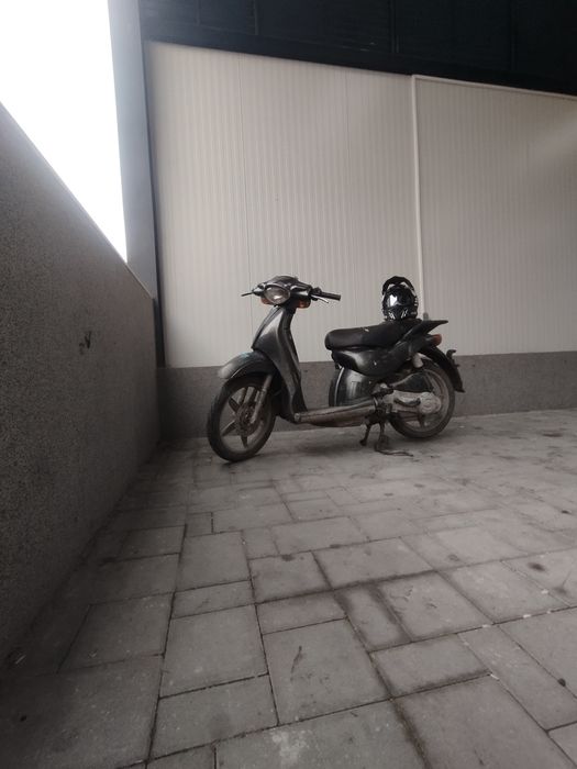 Продавам скутер 100 кубика