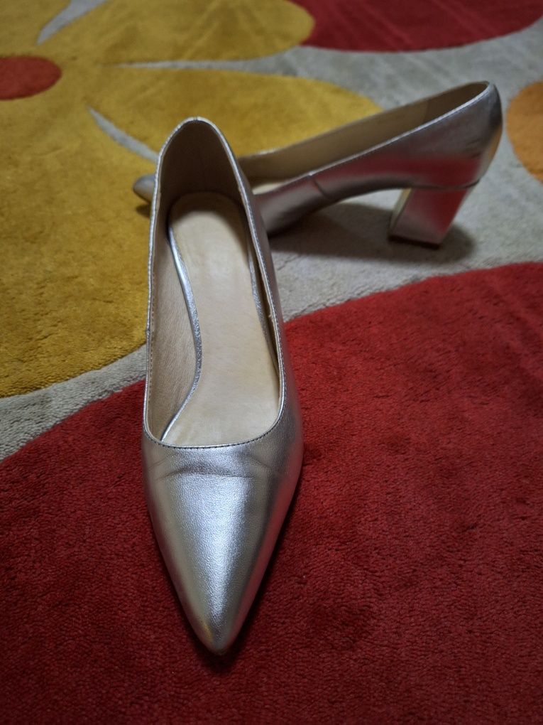 Обувки дамски естествена кожа сребърни