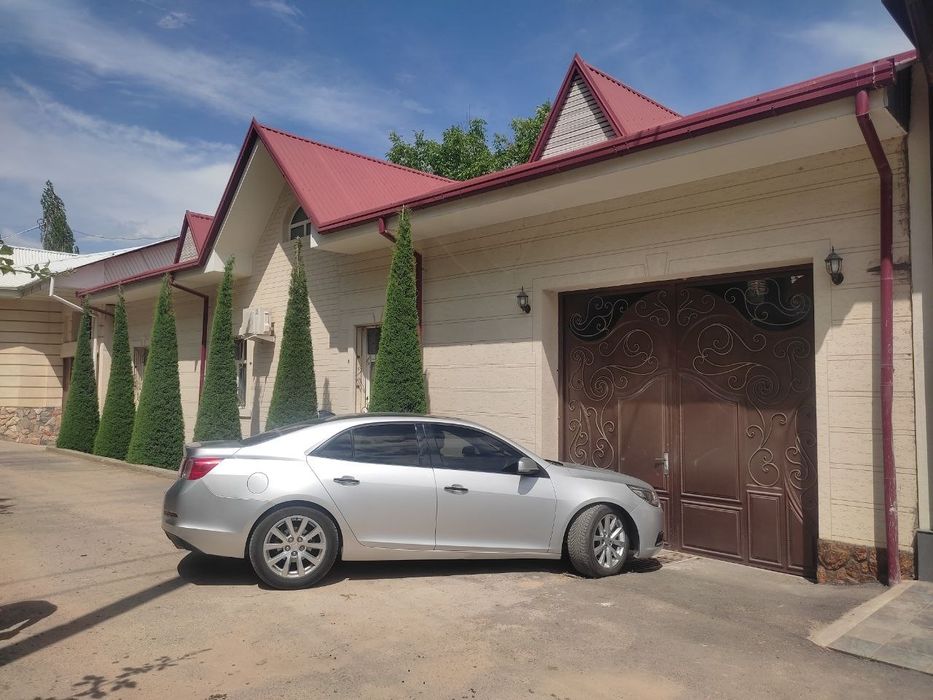 Dacha Ugam Sotiladi
