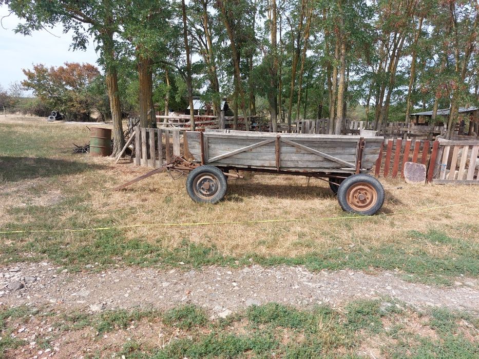 Vând căruță cu proțap tractor