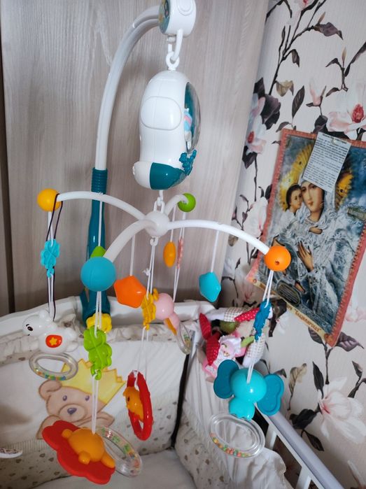Мобиль для детской кроватки