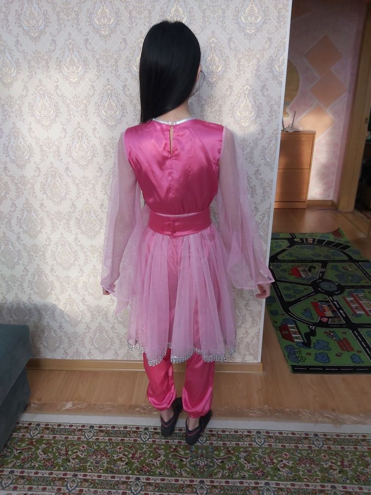 Продам национальный татарский костюм.
