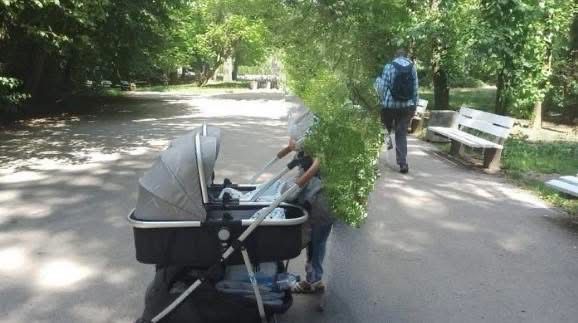 ПОДАРЯВАМ Chipolino дуо смарт количка за близнаци