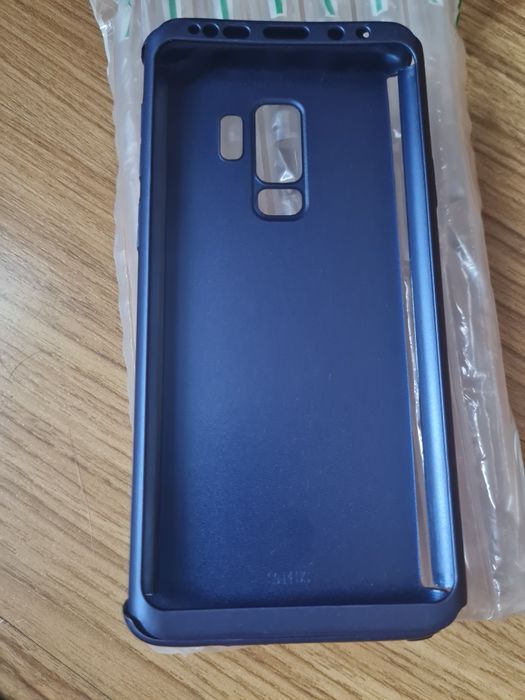 Ochelari de soare si o husa s9+