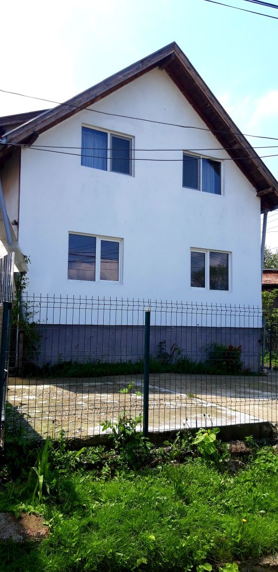 De vanzare casa tip duplex
