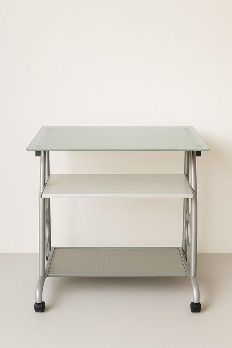 Метално бюро за компютър