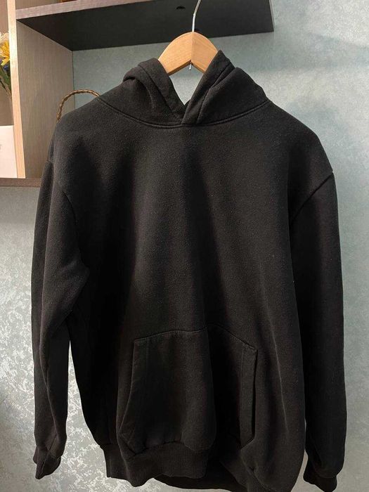 Базовое Черная толстовка