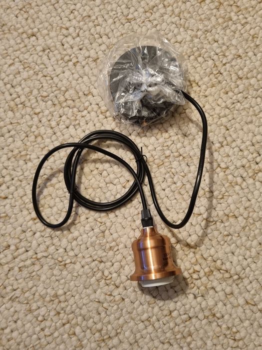 Lustră fără abajur cu soclu arămiu