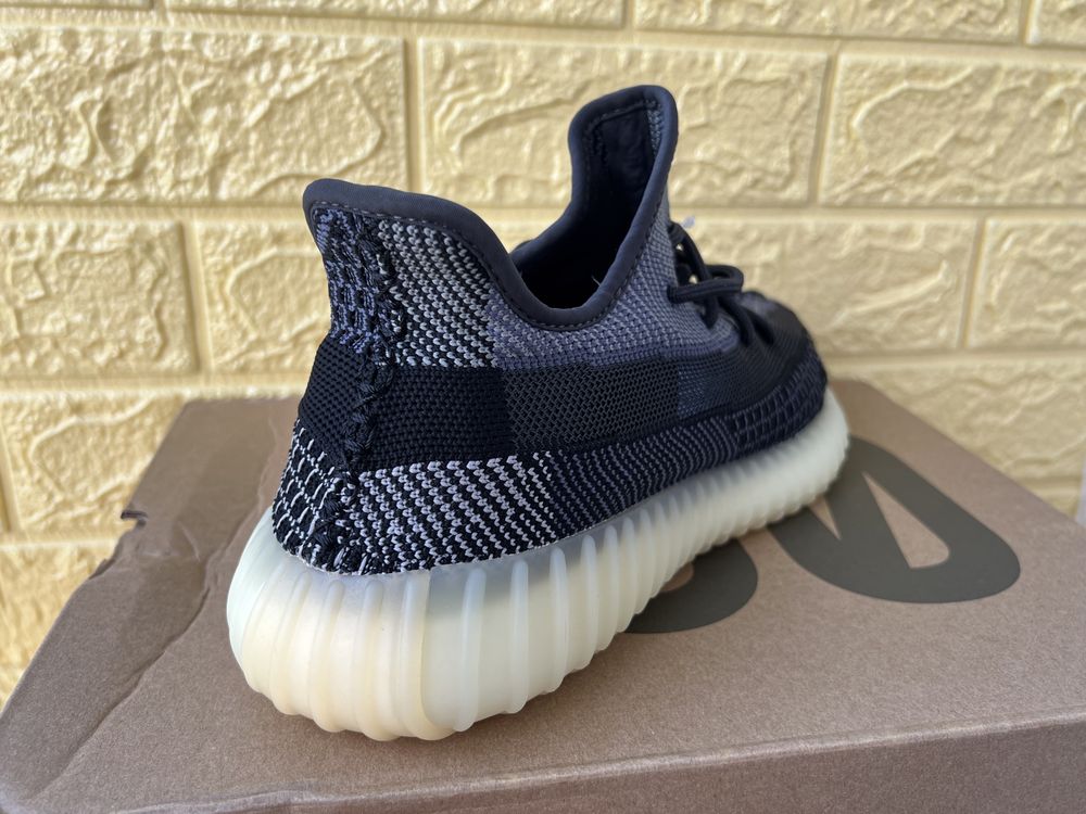 Yeezy boost 350 v2 Carbon 42 43