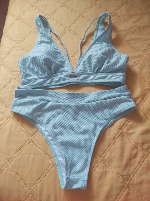 Бански два броя(цял в синьо и бански от две части,М