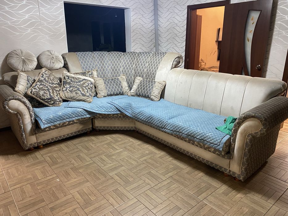 Диван продам с отличном состоянии.