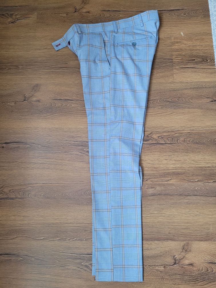 Pantaloni bărbătești eleganți