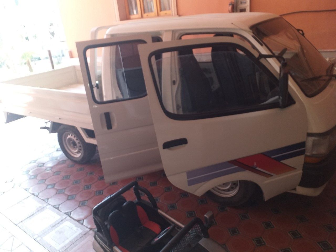 Toyota hise sotiladi 1998 yili motor mers 111 benzin metan 6500$