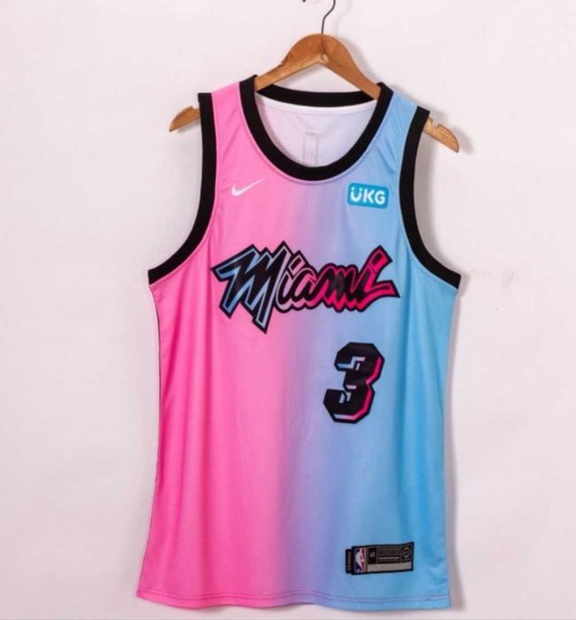 Maiouri de baschet cu Dwyane Wade