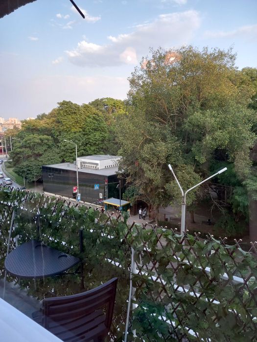 Под наем тристаен обзаведен и оборудван в идеален център на Добрич