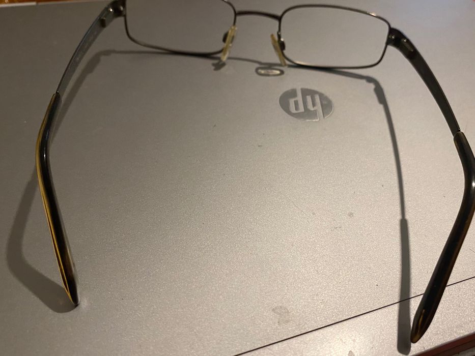 Титаниеви рамки за диоптрични очила.