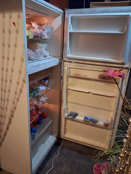 Продам отличны робочии холодильник дэво.