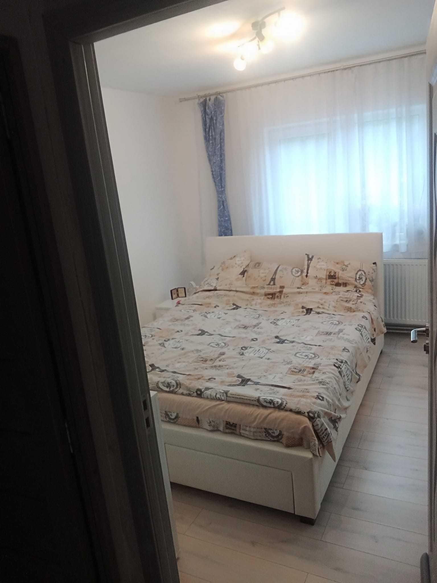 Vand apartament 3 camere Bartolomeu