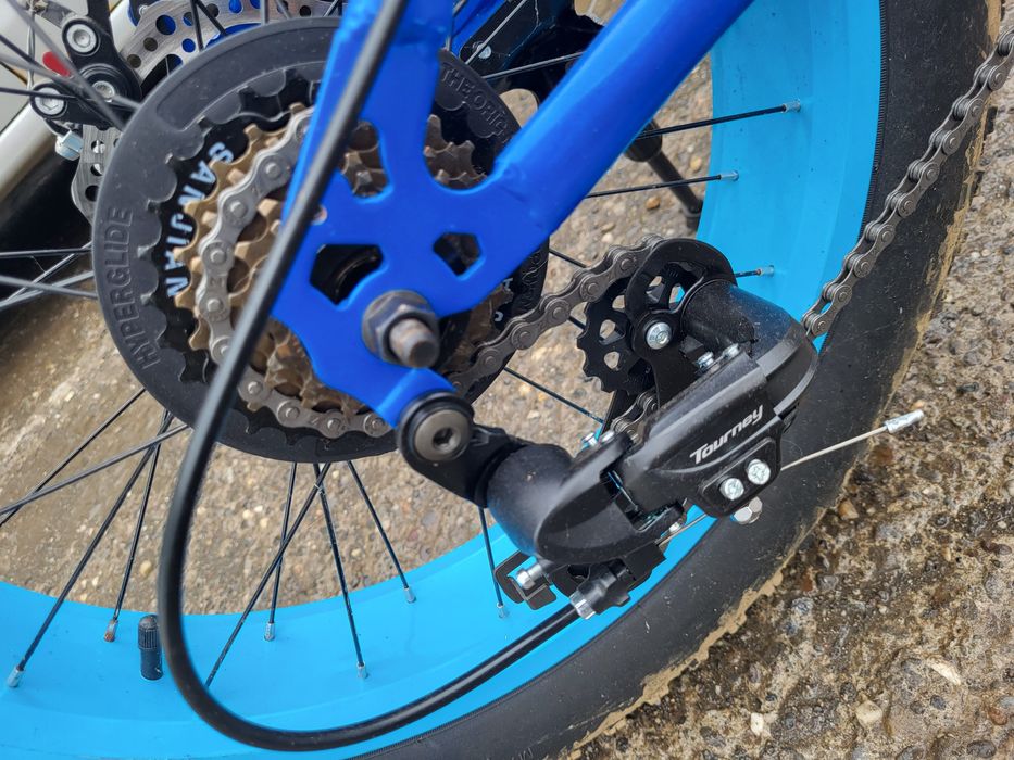 Vând bicicleta stare perfecta