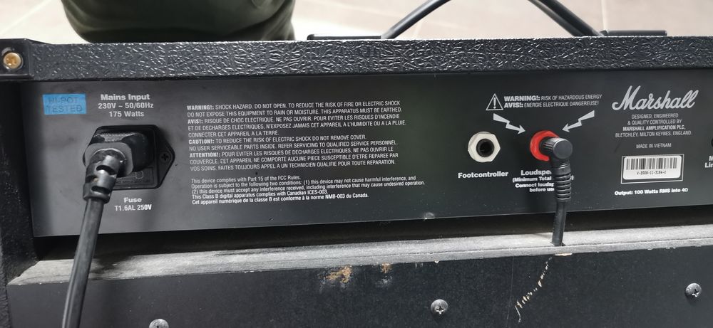 Statie chitara Marshall mg100fx