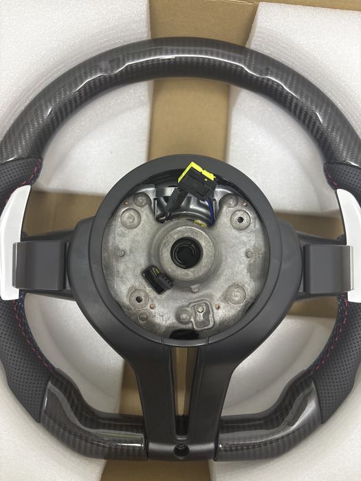 Volan BMW M Seria 5-7 cu vibratii F10; F13; F06; F01