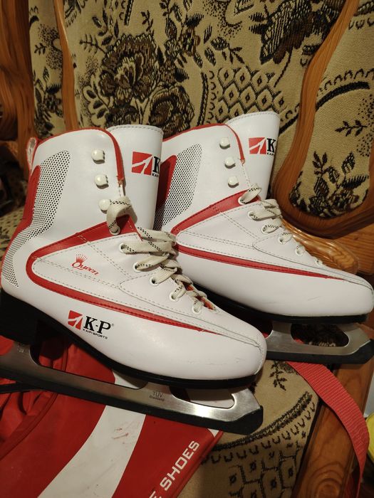 Продам фигурные каньки