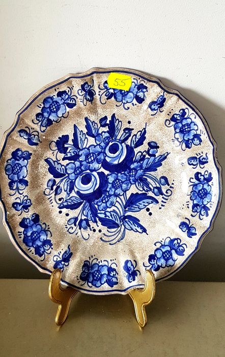 Farfurii/boluri vechi din ceramică italiană