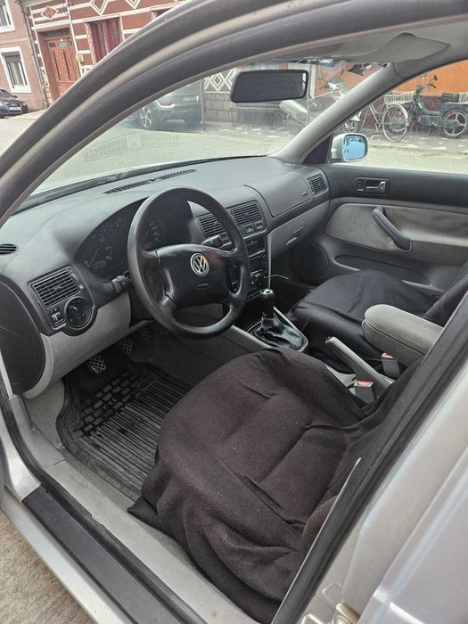 Vând golf 4 motor benzina 1.4 an 2004