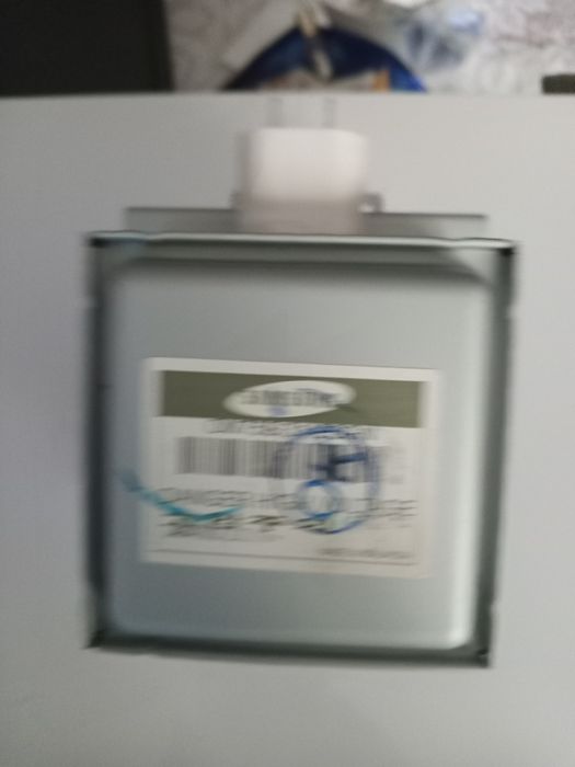 Magnetron pentru cuptor cu microunde