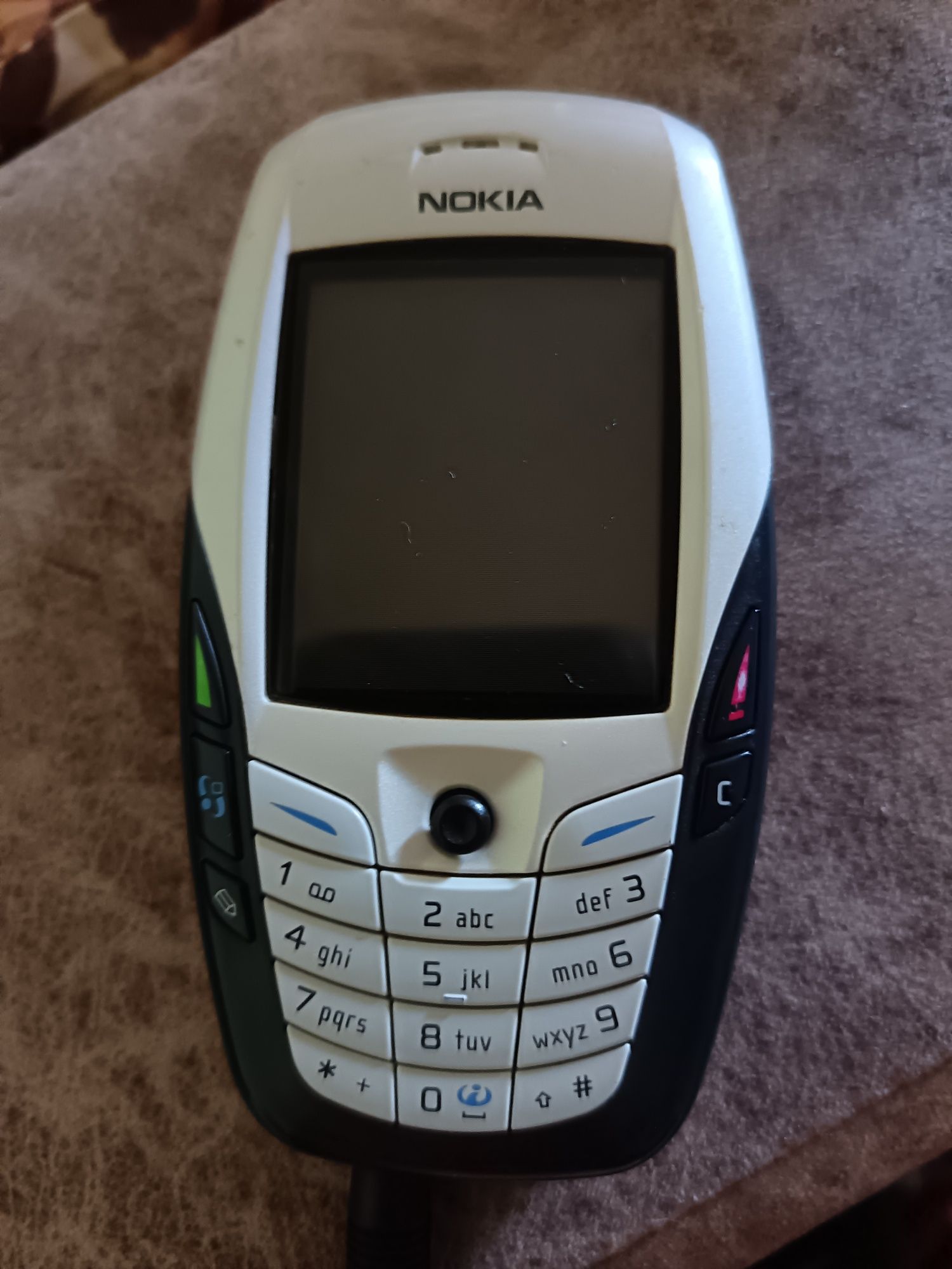 Telefoane Nokia 660 și Redmi note 11 5 G