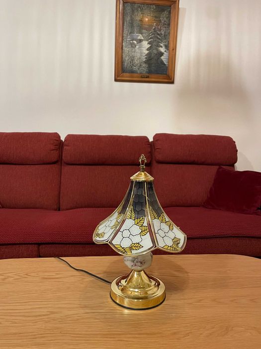 Настолна електрическа лампа