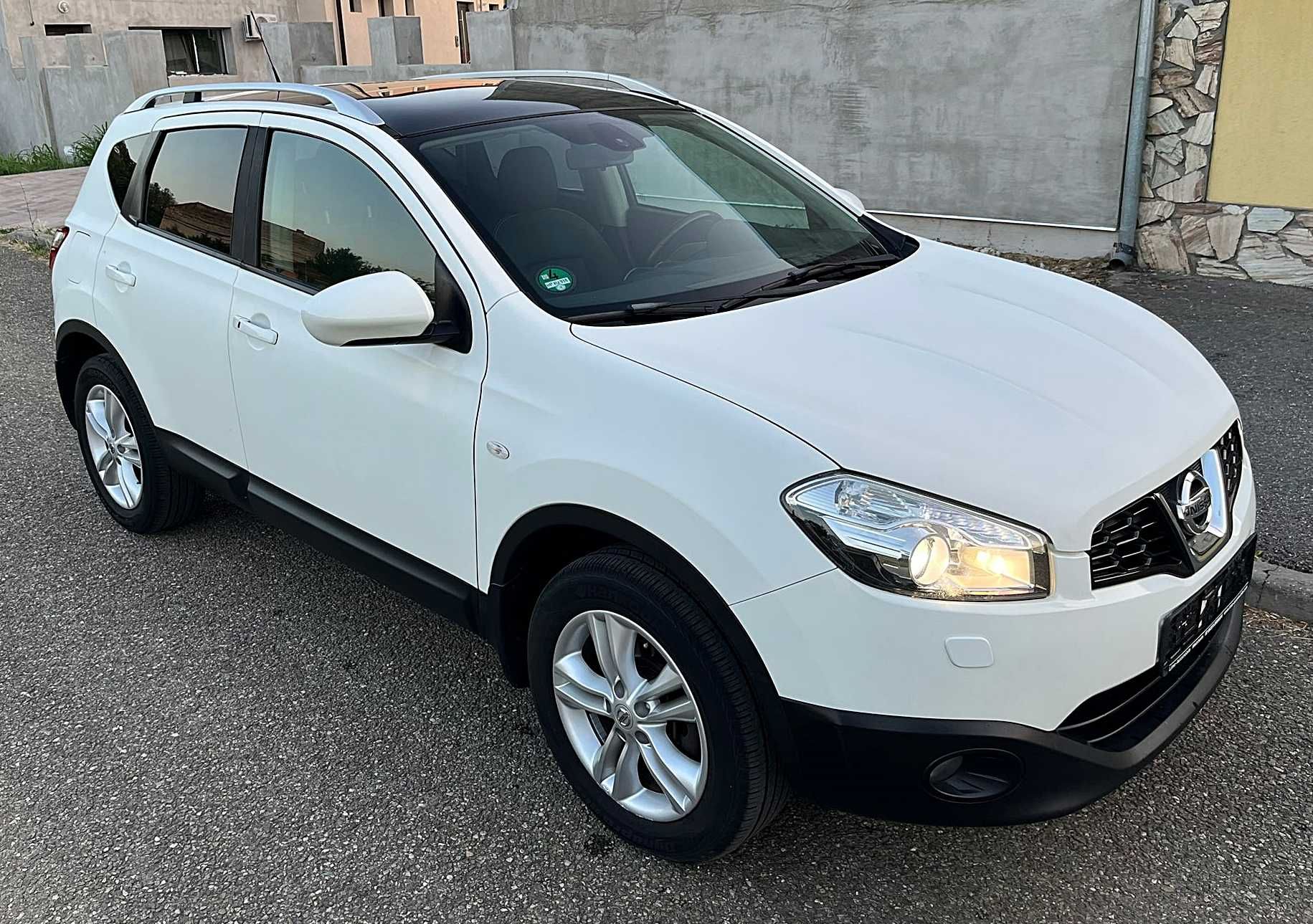 NISSAN QASHQAI 2012 1.6 DCI 131 CP 4x4 6+1 EU.5 Adus acum Multe dotari