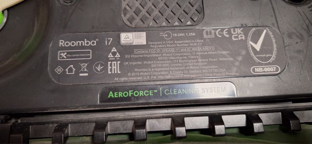 Станция за Irobot I7 + подарък робота и консумативи