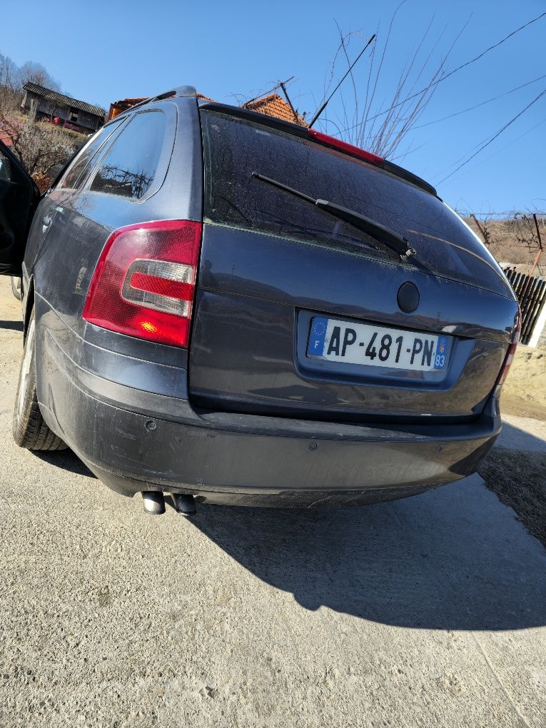 Vand skoda octavia 2 impecabilă.