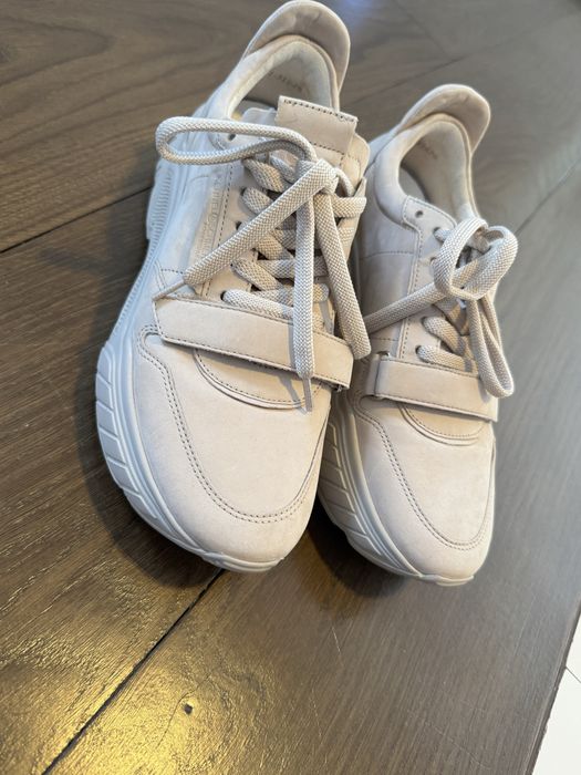 Sneakers Kennel & Schmenger