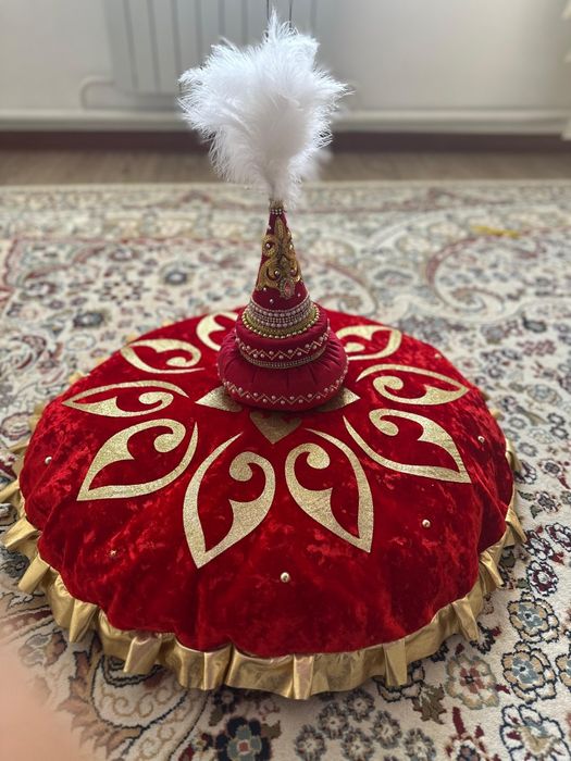 Сырға салуға арналған шәй көрпесі мен шкатулка сатылады