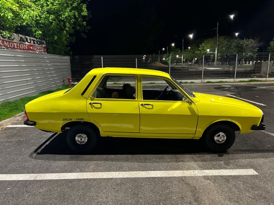 Vand dacie 1300  1982 cu elemente de 1310