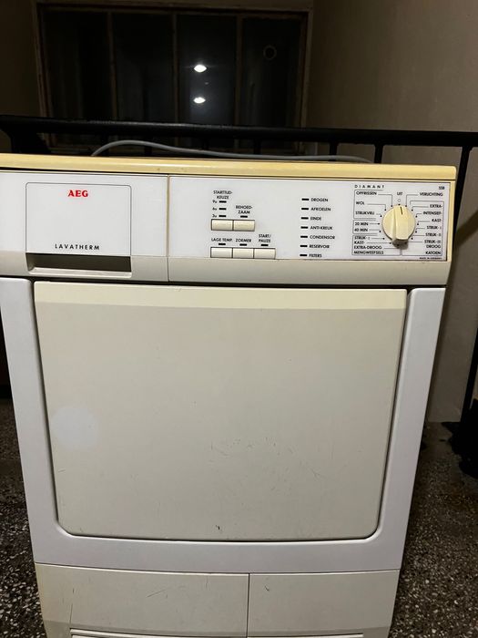 Сушилня AEG Lavatherm работеща