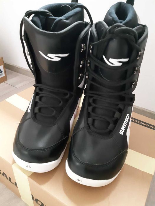Boots snowboard noi marimea 44 se potrivesc picior 43