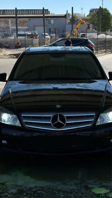 Решетка за Мерцедес W204