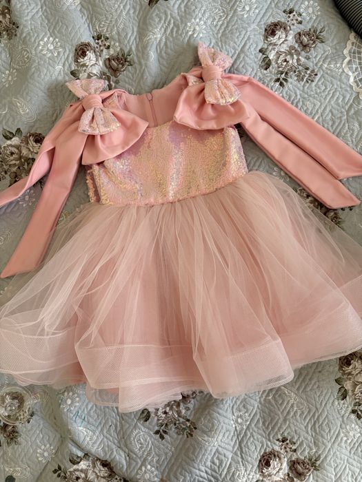 Продаю пышное платье