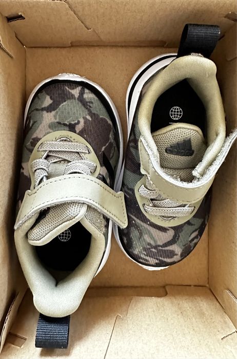 Adidasi Adidas pentru bebelusi