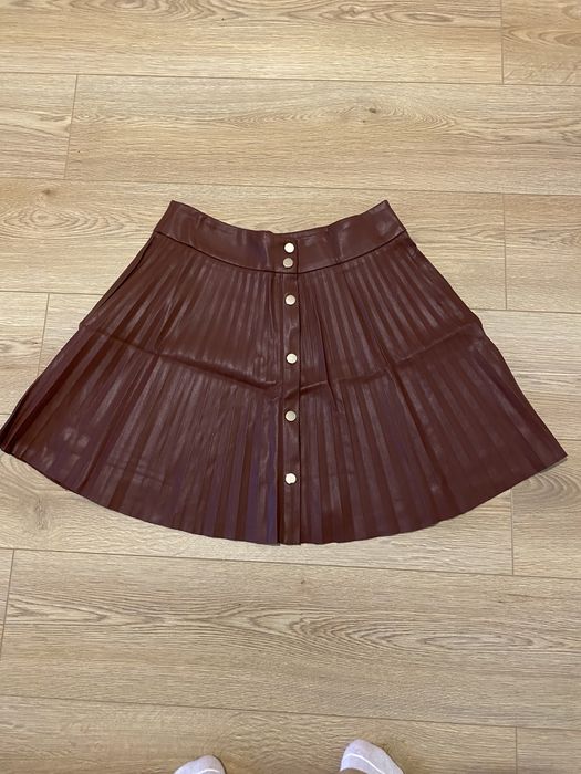 Дамска кожена пола