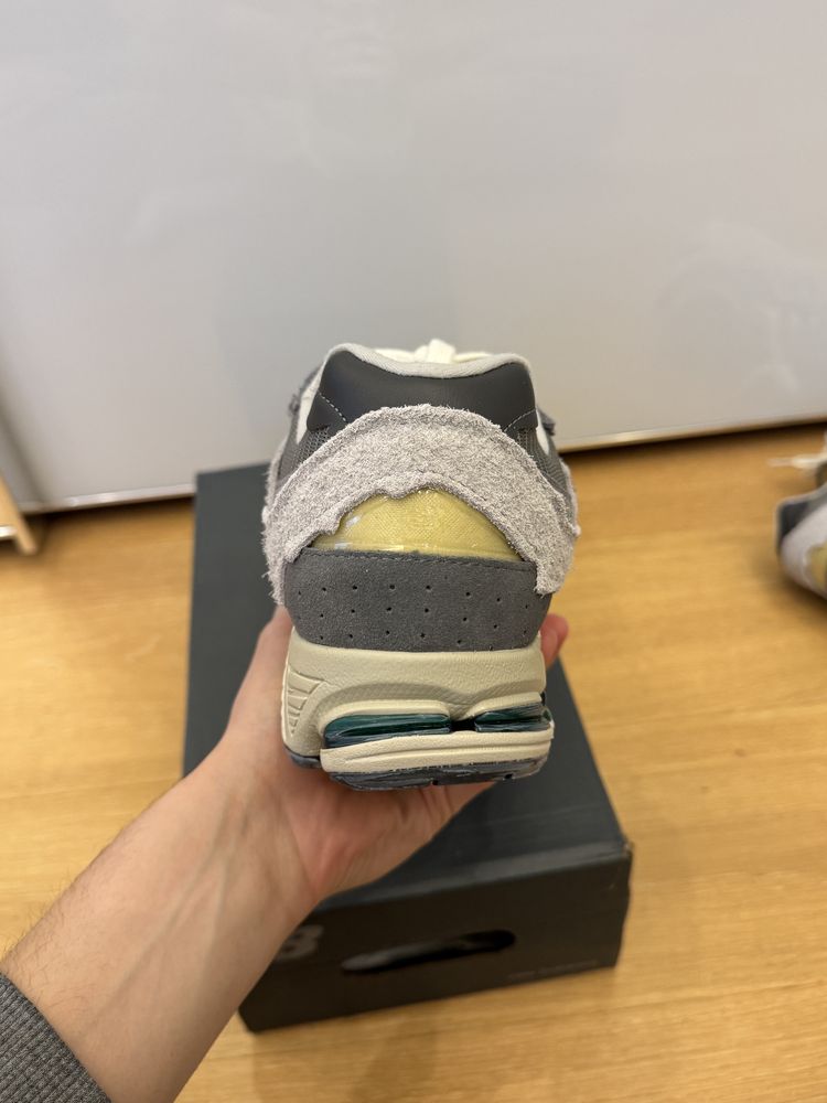 New Balance 2002R мъжки обувки маратонки 45EUR + Кутия