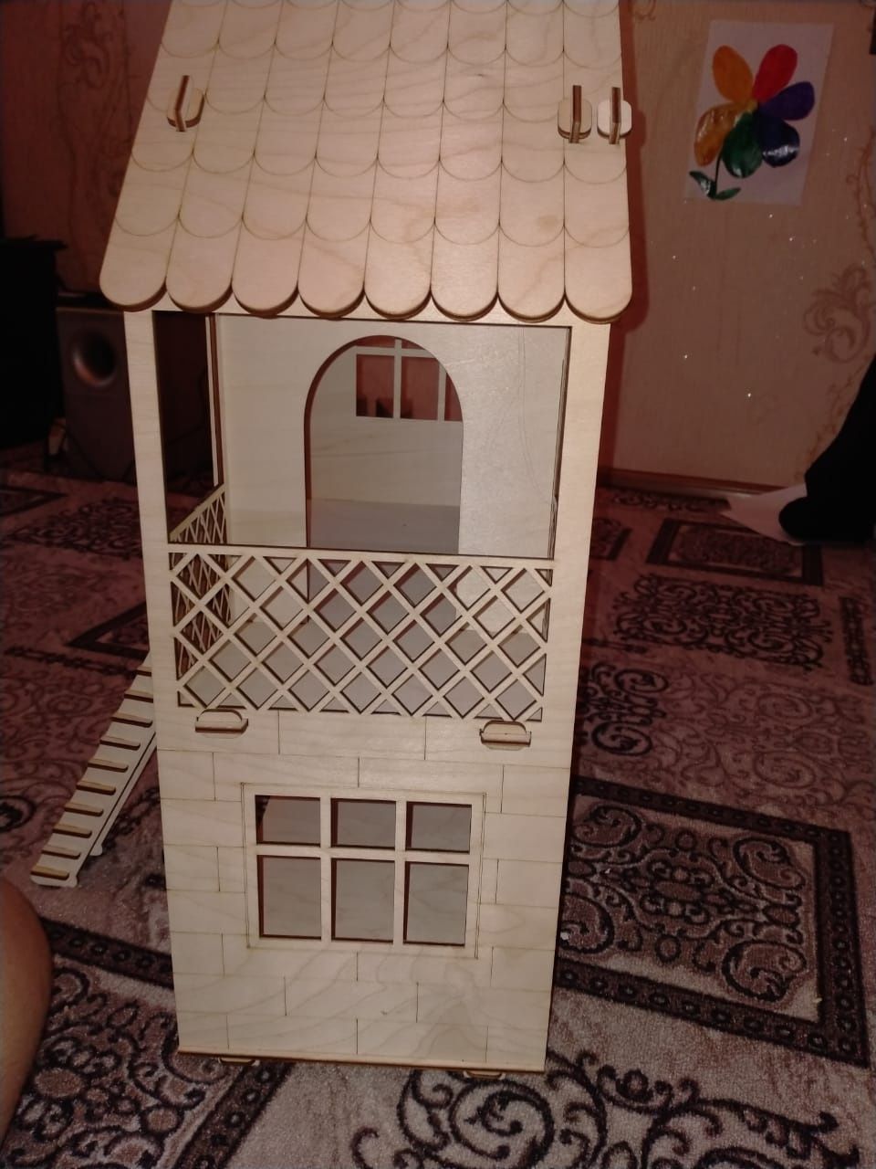 Продам деревянный кукольный домик