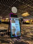Inchiriez Oglinda magica Slim / Photo booth/ Platforma 360 video