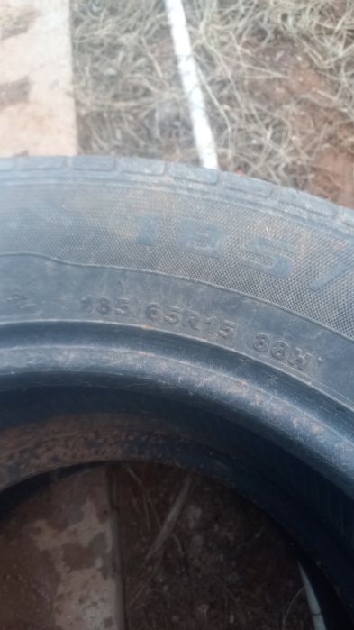 Срочно продам шина 15/185/65 В хорошем состоянии 2 штук