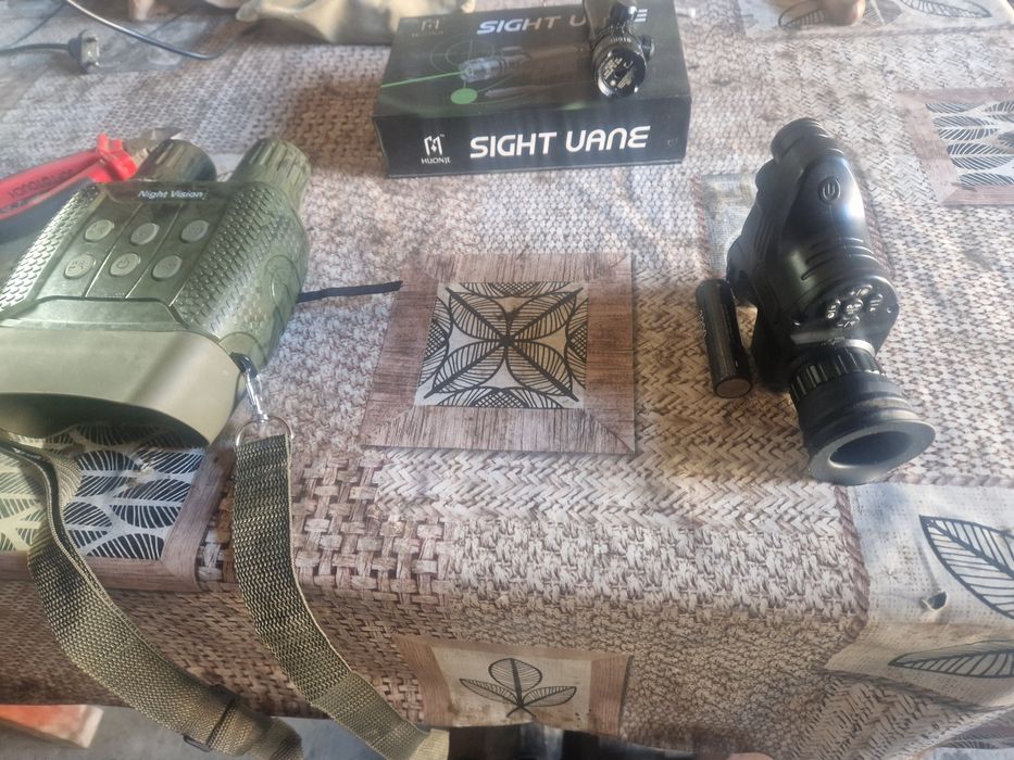 Vând Monoclu ,binoclu și laser