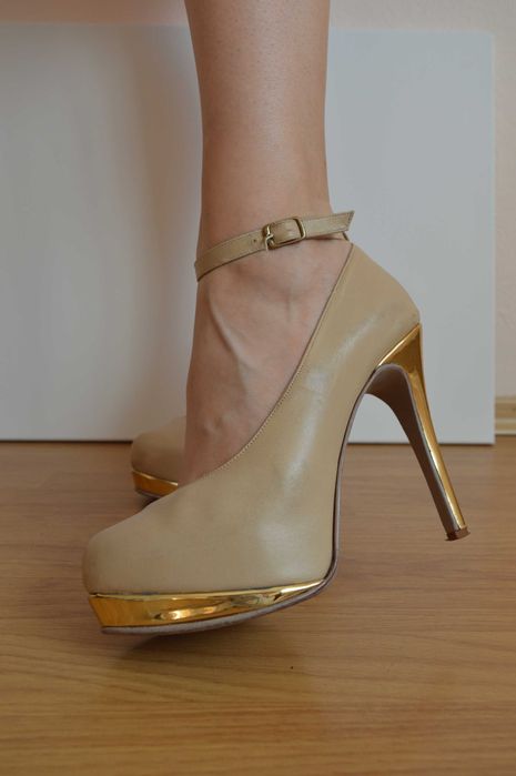 Обувки на платформа